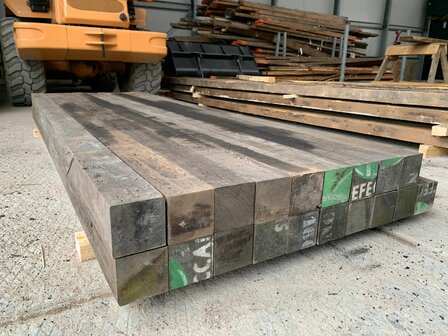 10x10 cm hardhout gebruikte palen 275 CM