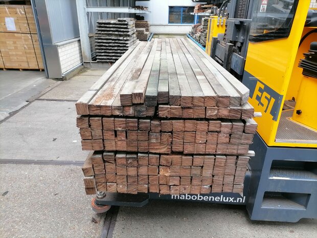 60X60MM-CIRCULAIR-HARD-HOUT-3.5M