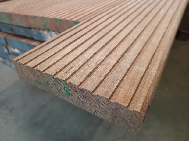 35X190MM AZOBÉ ANTISLIP 500CM